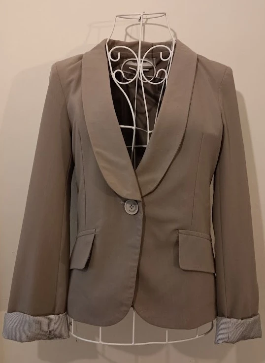 Chaqueta ceñida Hippocampe Taupe – T34 (Excelente estado) – photo 4
